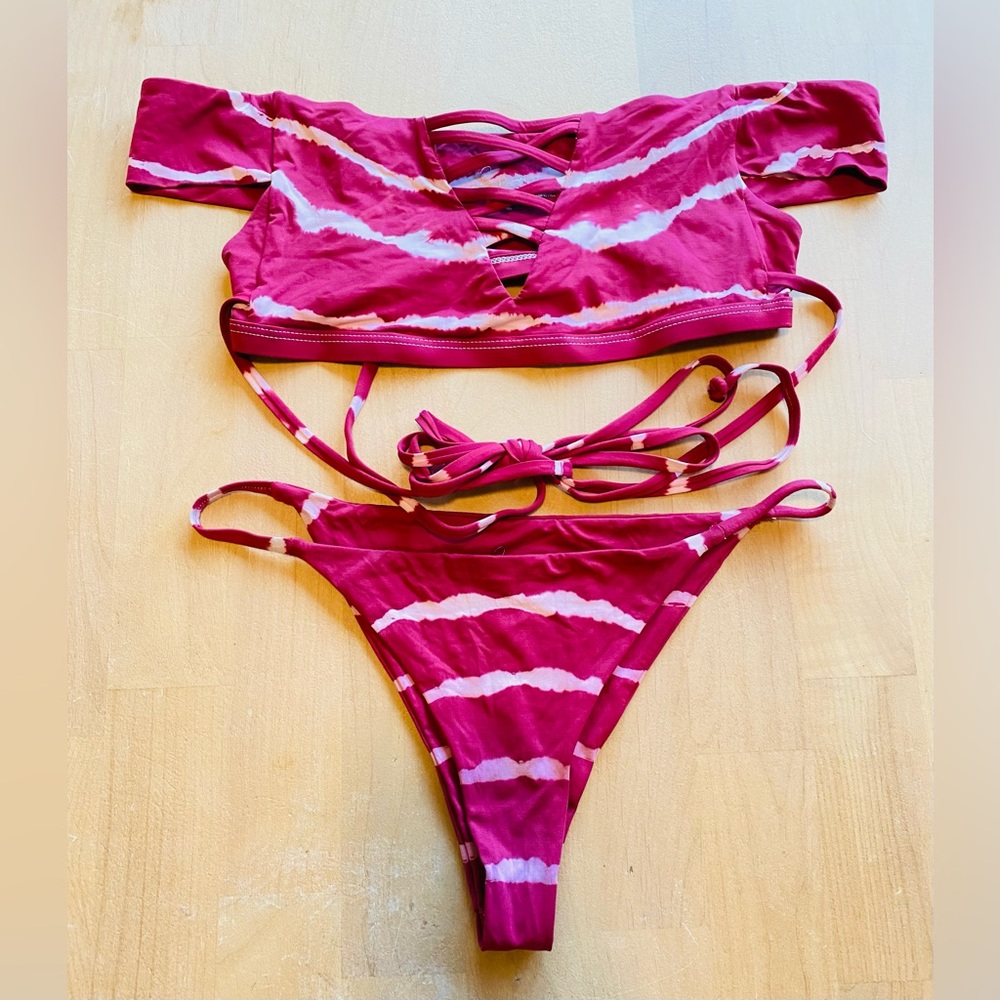 Frankie’s Bikinis - Top medium - Bottom Large